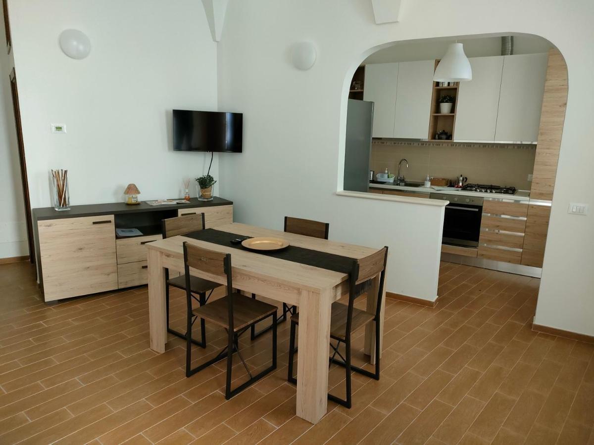 Appartamento Turistico I Portici LʼAquila Exterior foto